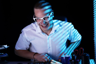 Illustration for article titled Fake Gamer Of The Week: My Supah Glahsses Make Me Supah Fantastich At Video Games